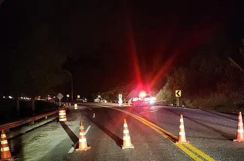 Hallan dos cuerpos dentro de vehículo en vía al Llano