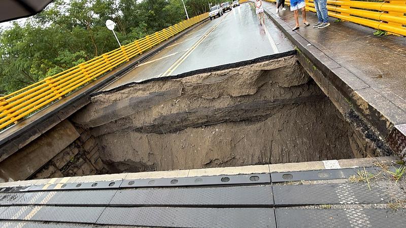 Emergencia en puente La Amistad incomunica al Meta