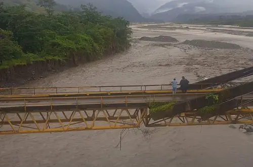 Refuerzan medidas por daños en puente La Amistad