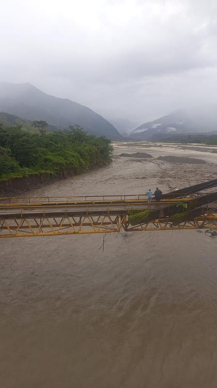 Refuerzan medidas por daños en puente La Amistad