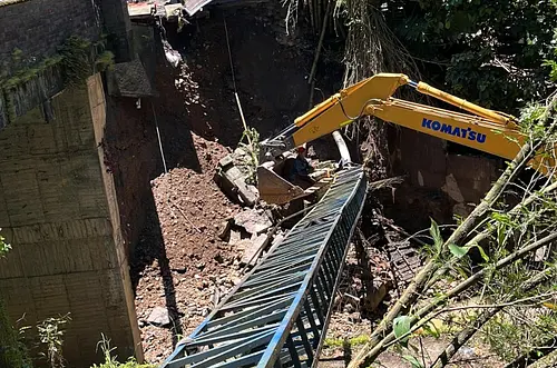 Descartan daños estructurales en puente Montearroyo