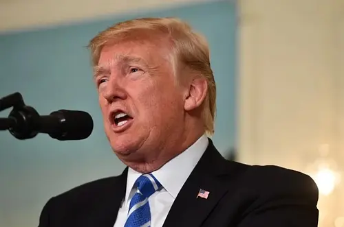 Trump dice que EEUU e Israel aplazarán ataques contra Irán