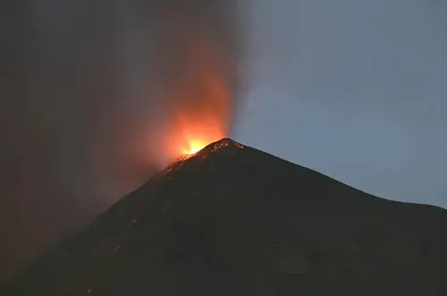 Guatemala declara alerta volcánica