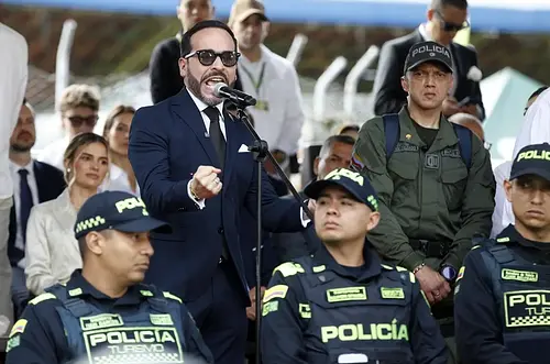 De la Espriella traslada investidura presidencial a Cali