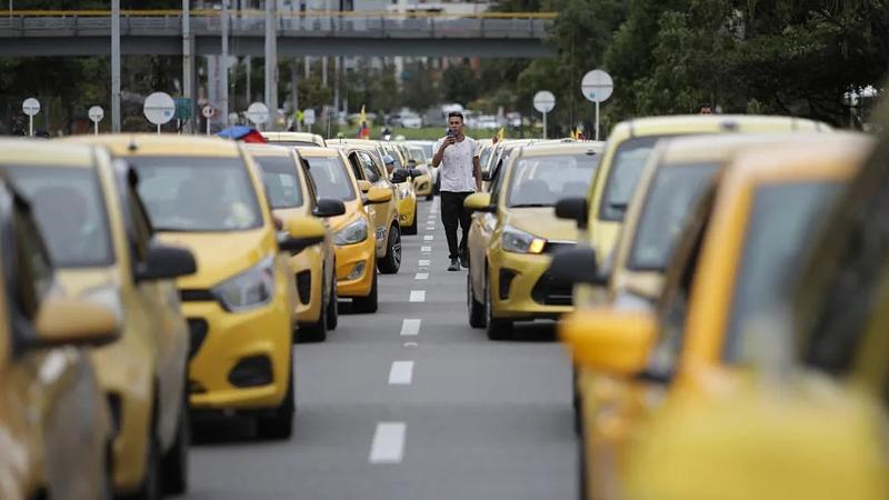 Gobierno Petro cerró mandato con nuevas reglas para taxis