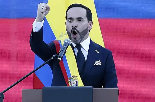 De La Espriella posesionó a sus ministros a puerta cerrada