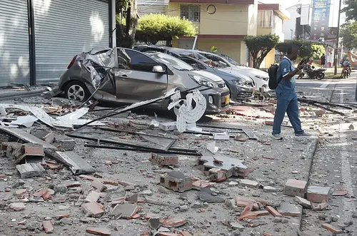 Sismo de 7,4 deja 18 muertos en Colombia
