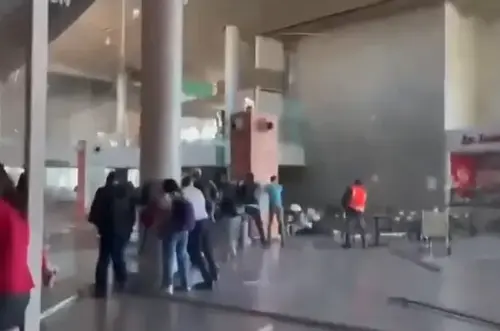 Siete aeropuertos suspenden operaciones tras sismo