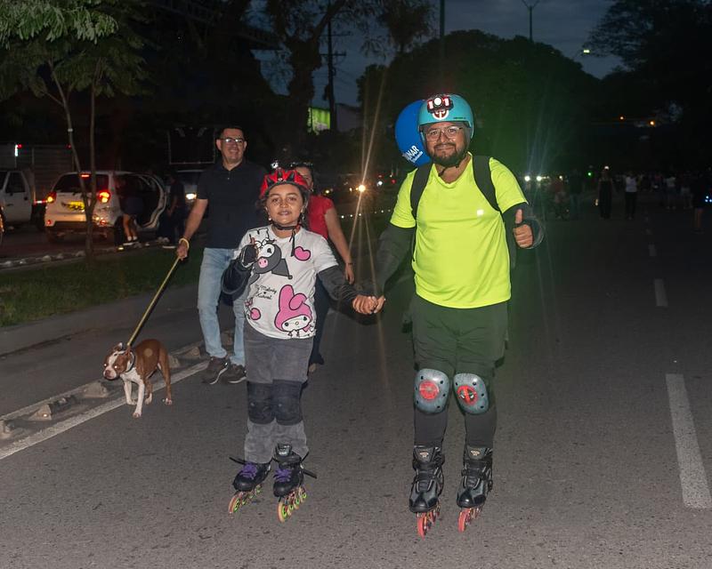 Recreovía nocturna por el Día del Amor y la Amistad