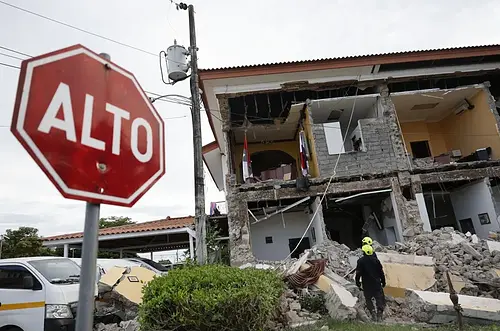 Colombia habilita siete aeropuertos por terremoto en Panamá