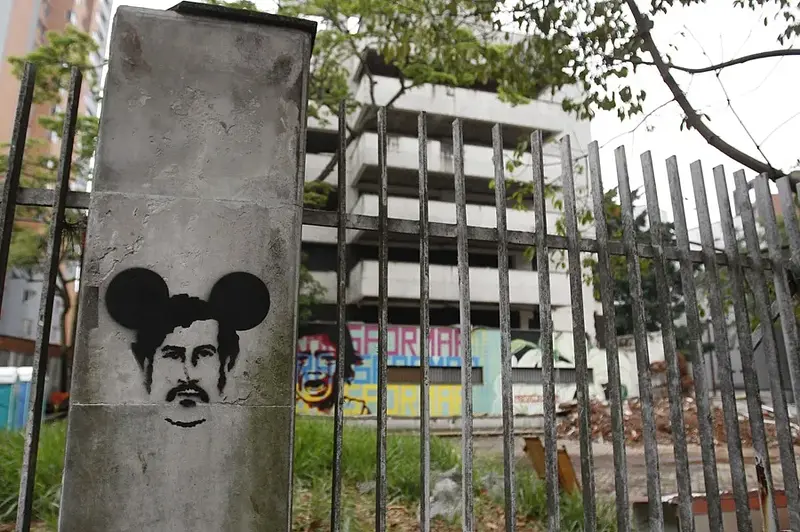 Demuelen casa de Escobar usada para presuntos rituales