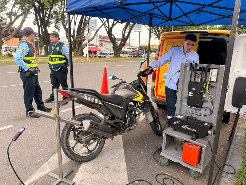 Cormacarena mide gases contaminantes en Villavicencio