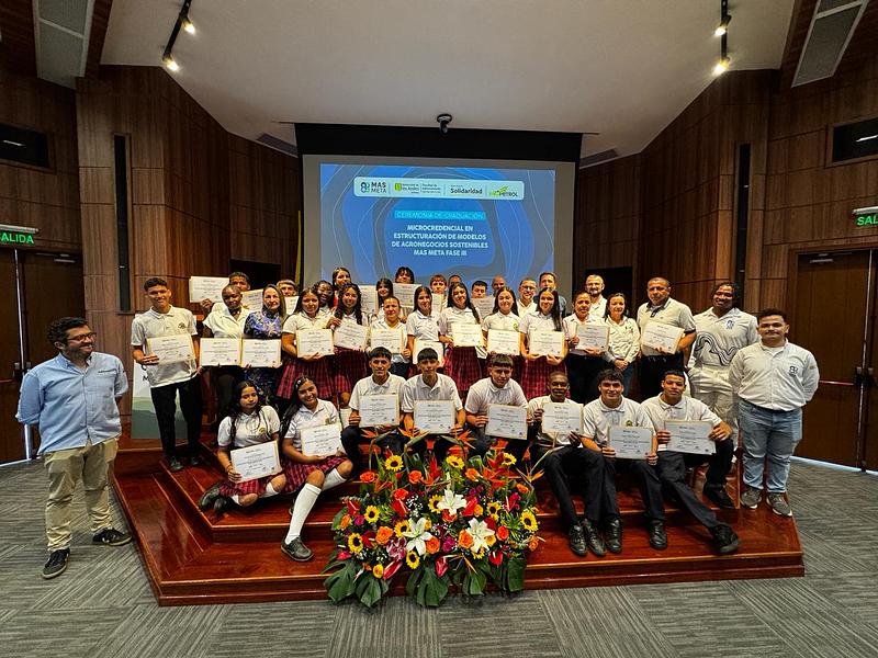 MAS Meta certifica a 240 emprendedores y estudiantes rurales