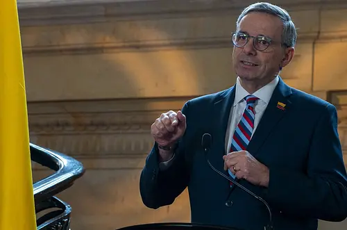 Gobierno pide al FMI evaluar economía y planes de Colombia