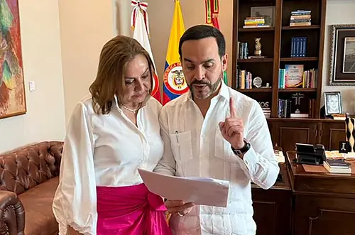 Presidente ordena frenar alza de $46 en gasolina en octubre
