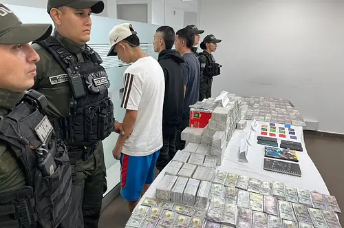 Hallan millones de dólares falsos en Villavicencio