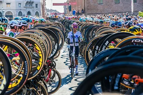 Nairo Quintana cierra carrera histórica en ciclismo
